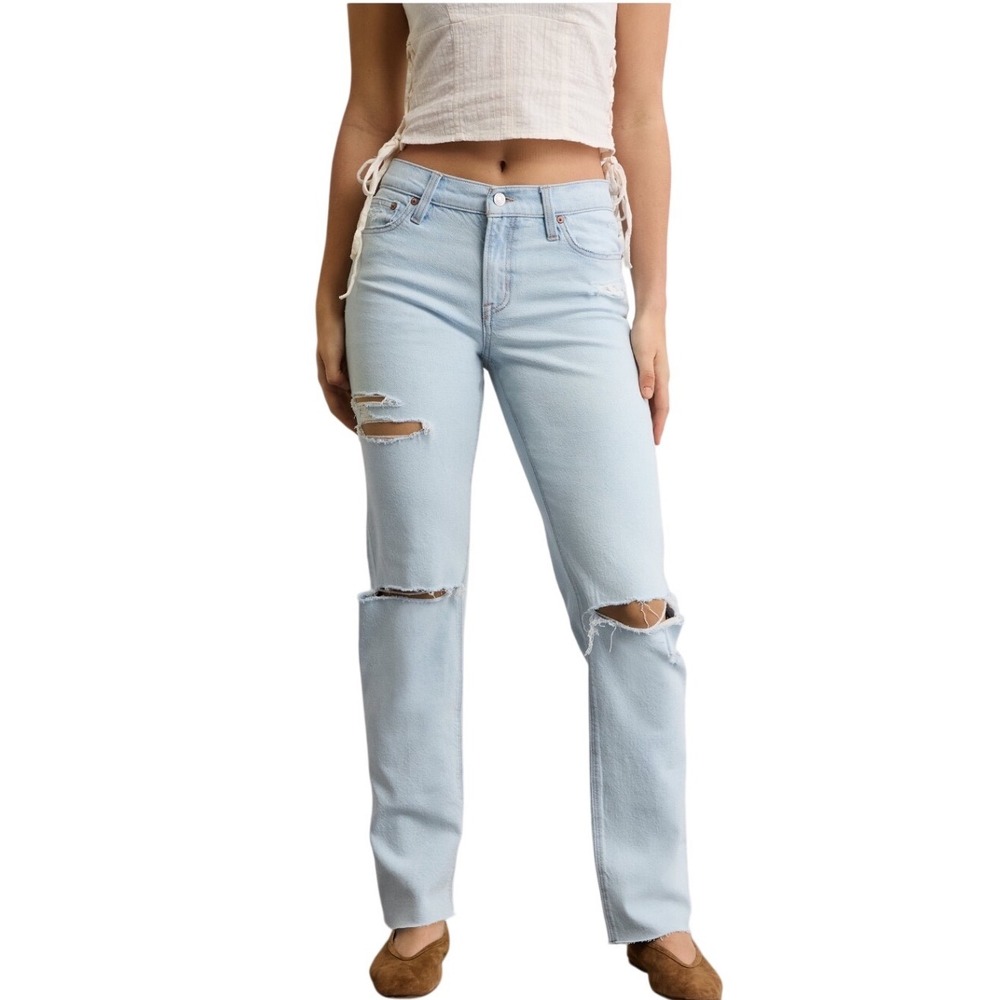 American Eagle Mom Straight Jeans Size 4 Light Wash Distressed Ripped Grunge Y2K